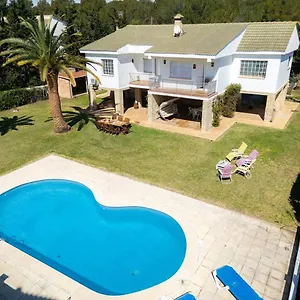 Julia Cap Wifi Pool סאלו