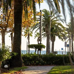 Apartamento 3 Ambientes - - Primera Linea De Mar *