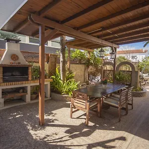 Casa Adosada Con Piscina Comunitaria Solo Familias No Grupos De Jovenes Holiday home Salou