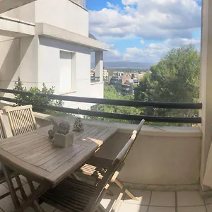 Comfortable In With Shared Pool 52 M² *