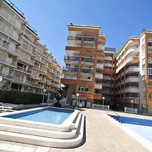 Hogaristic - White - 100 M Beach, Wifi, Pool, 5pax סאלו