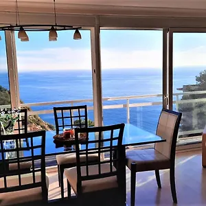 Jacqueline Apartment *