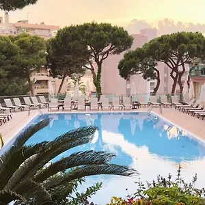 Vegas 4*