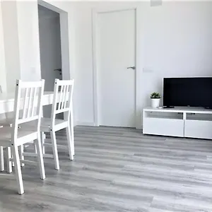 Seaview Apartment *